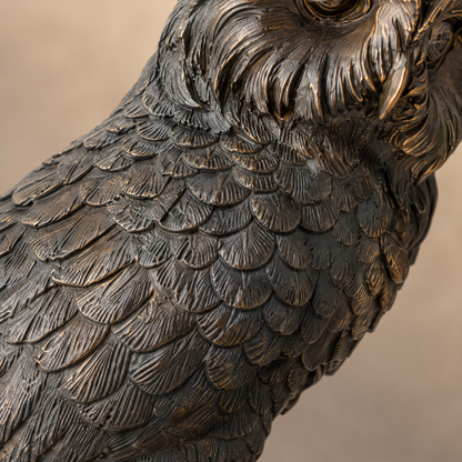 Sculpture en bronze patiné, hibou à la plume sur livres, vue 4