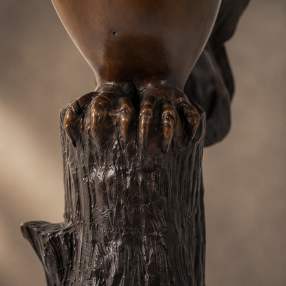 Sculpture en bronze patiné, hibou grand-duc sur souche, vue 5