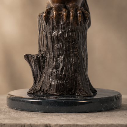 Sculpture en bronze patiné, hibou grand-duc sur souche, vue 6