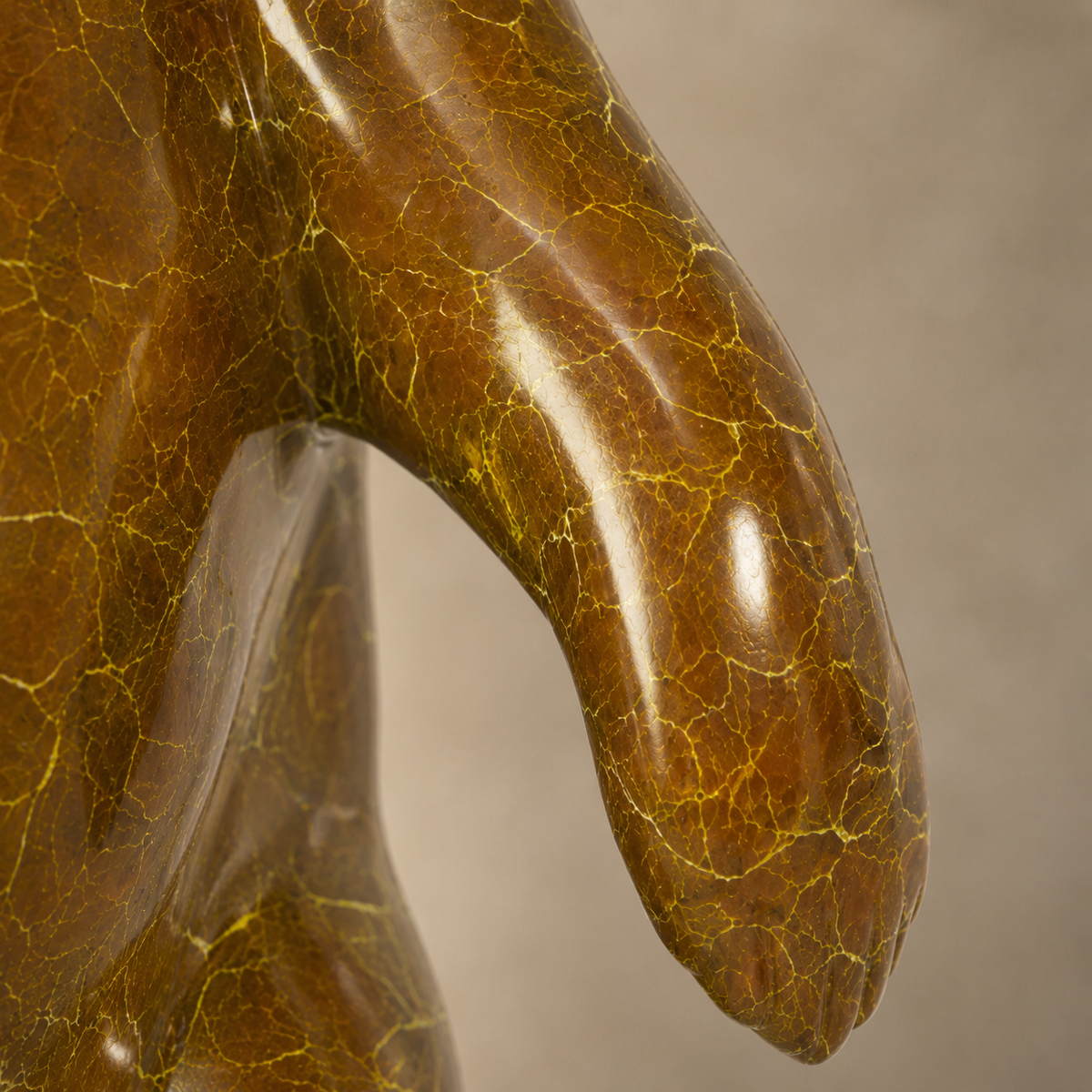 Sculpture en bronze patiné, ours brun dressé, vue 4