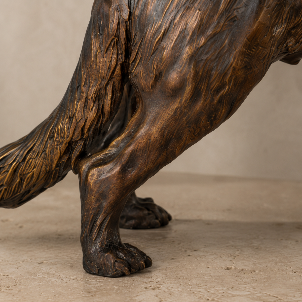 Sculpture en bronze patiné représentant un berger allemand, vue 7