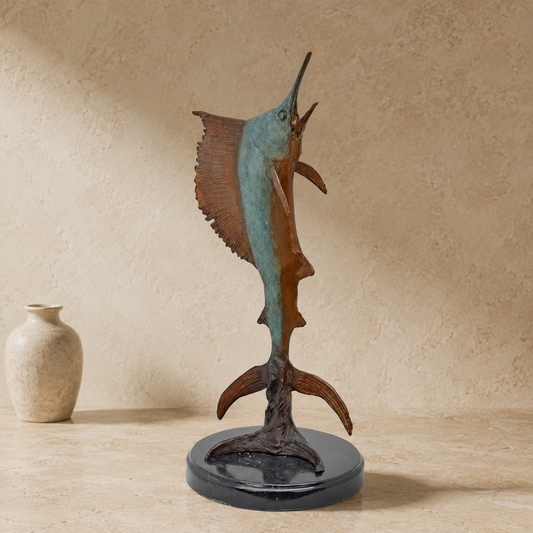 Sculpture en bronze patiné représentant un espadon voilier
