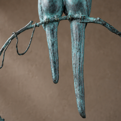 Sculpture en bronze patiné vert-de-gris couple de perroquets, vue 5