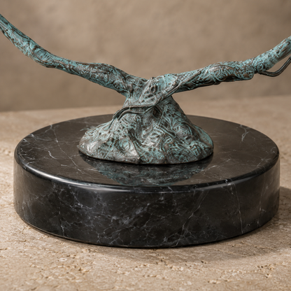 Sculpture en bronze patiné vert-de-gris couple de perroquets, vue 7