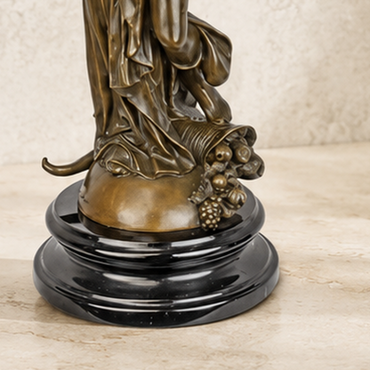 Sculpture en bronze patiné, victoire ailée à l'épée, vue 6