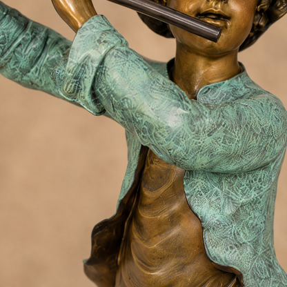 Sculpture en bronze polychrome jeune flûtiste pieds nus, vue 4