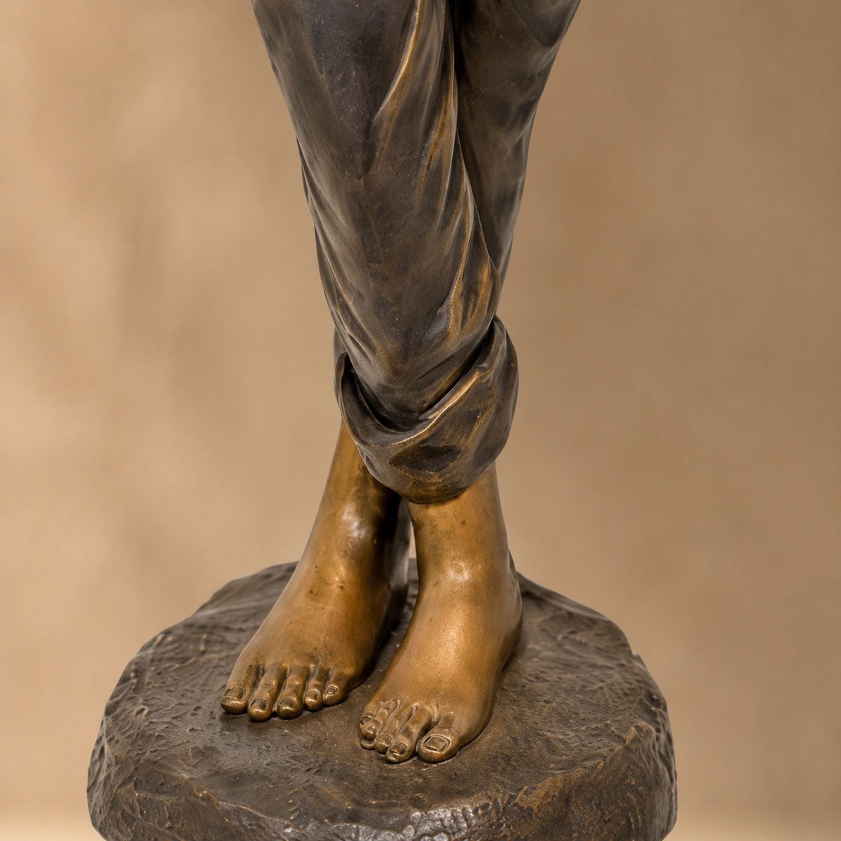 Sculpture en bronze polychrome jeune flûtiste pieds nus, vue 5