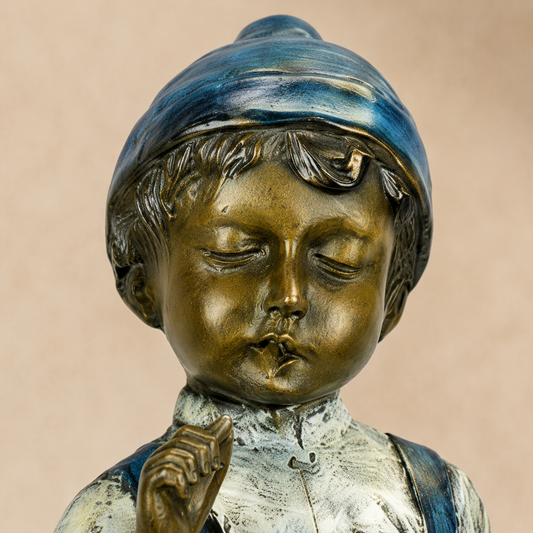 Sculpture en bronze polychrome, jeune garçon fumeur, vue 2