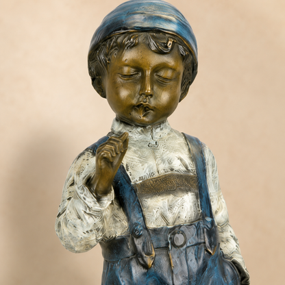 Sculpture en bronze polychrome, jeune garçon fumeur, vue 3