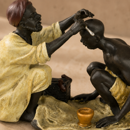 Sculpture en bronze polychrome, scène de barbier oriental, vue 4