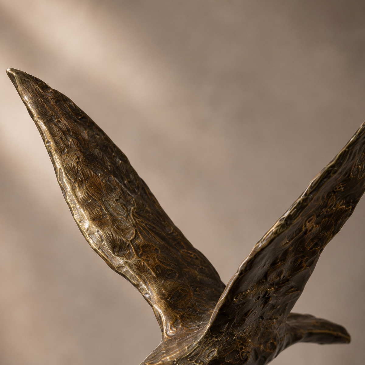 Sculpture en bronze trio d'oies sauvages en vol, vue 4