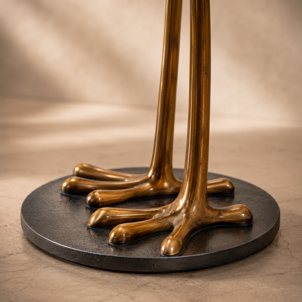 Sculpture en laiton doré, grue élancée col tendu, vue 6