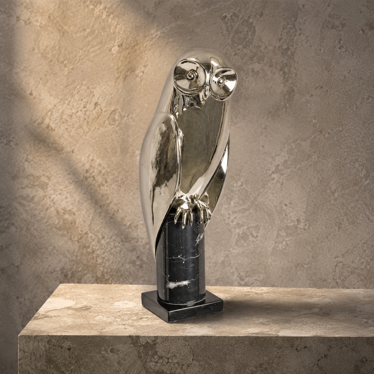 Sculpture hibou en bronze argenté sur socle en marbre noir