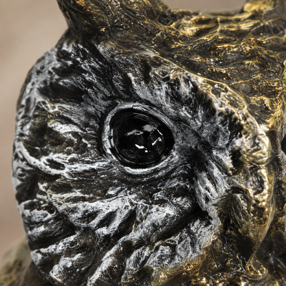 Sculpture hibou grand-duc en bronze patiné brun-doré, vue 3