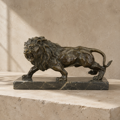 Sculpture lion rugissant en bronze à patine brune