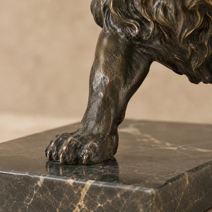 Sculpture lion rugissant en bronze à patine brune, vue 4