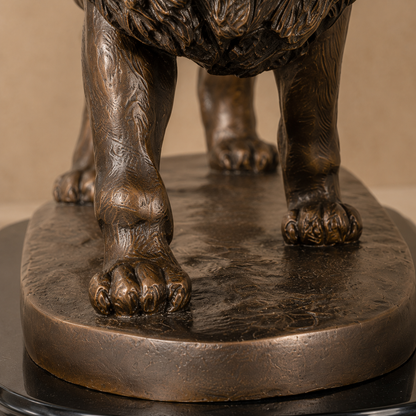 Sculpture lion rugissant en bronze patiné sur socle marbre, vue 6