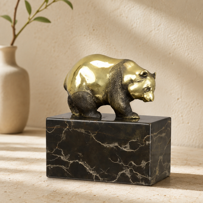 Sculpture panda en bronze doré sur socle marbre veiné
