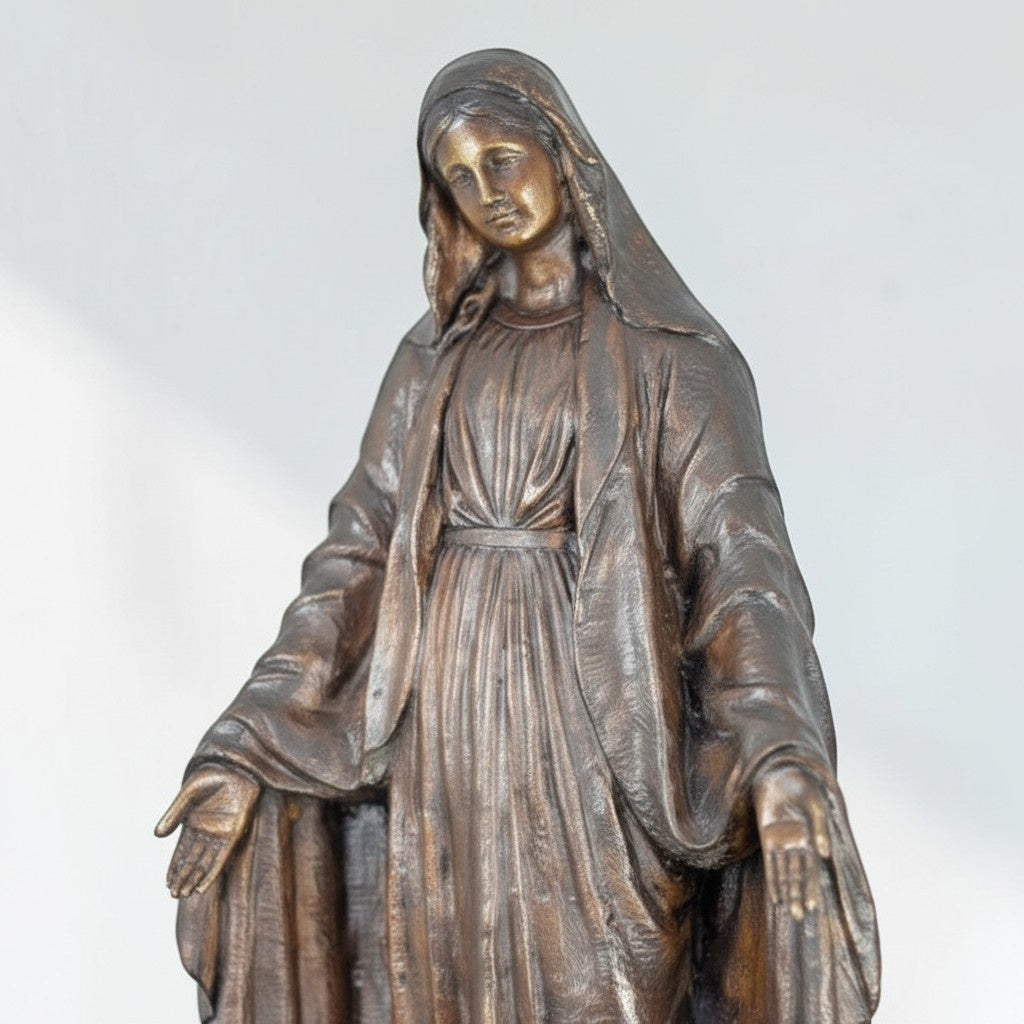Statue Vierge Marie en bronze à patine brune sur socle marbre, vue 2