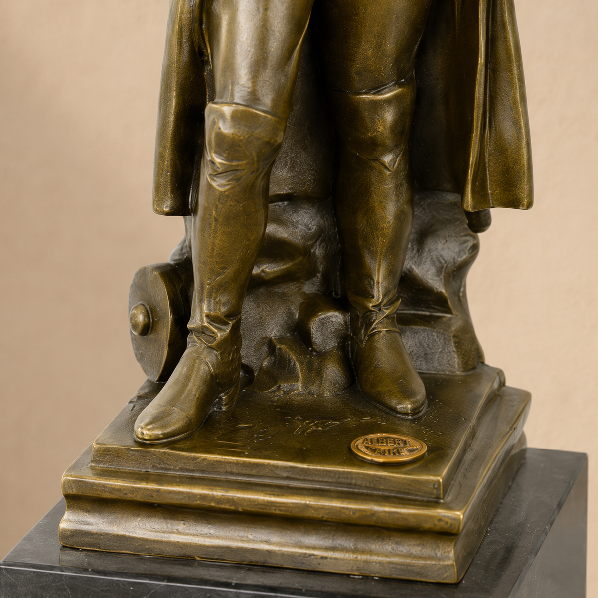 Statuette Napoléon bras croisés en bronze patiné sur marbre, vue 6